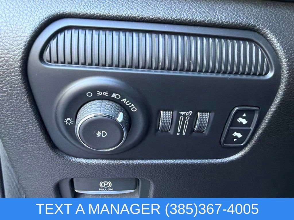 Used 2023 Jeep Wagoneer L Series II AWD/4WD image 33
