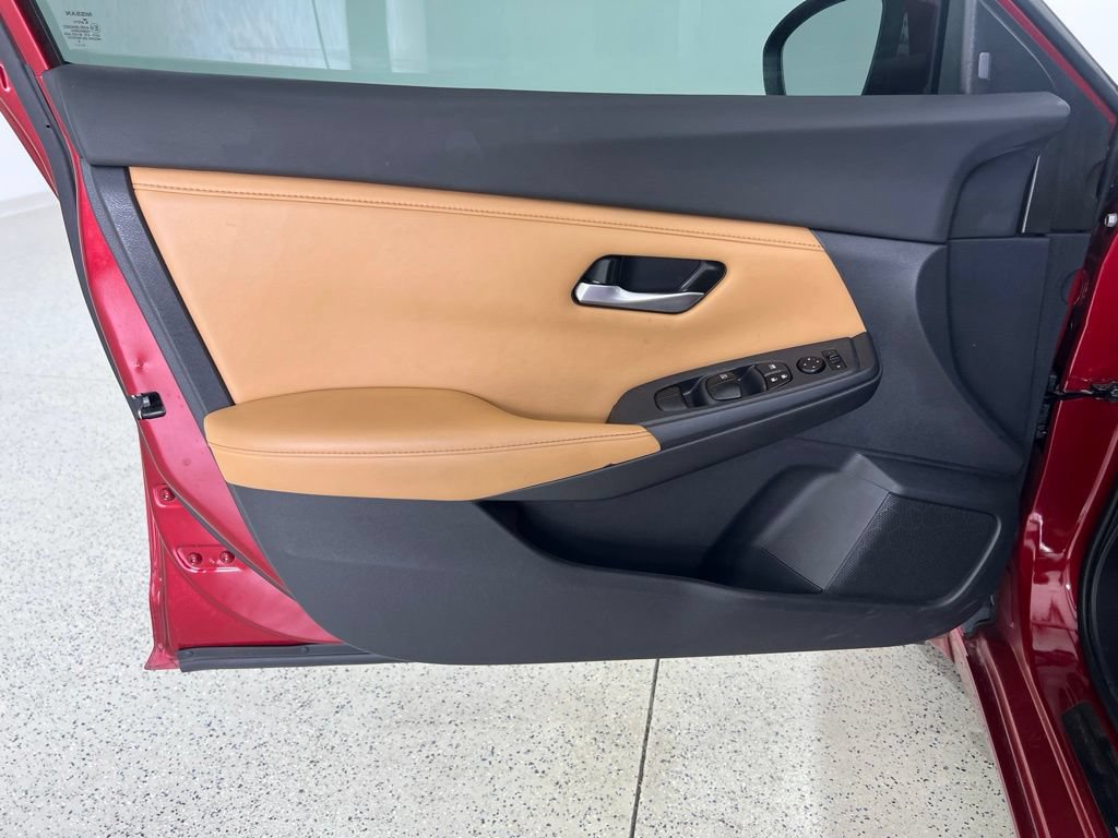 Used 2022 Nissan Sentra SV w/ SV Premium Package FWD image 20