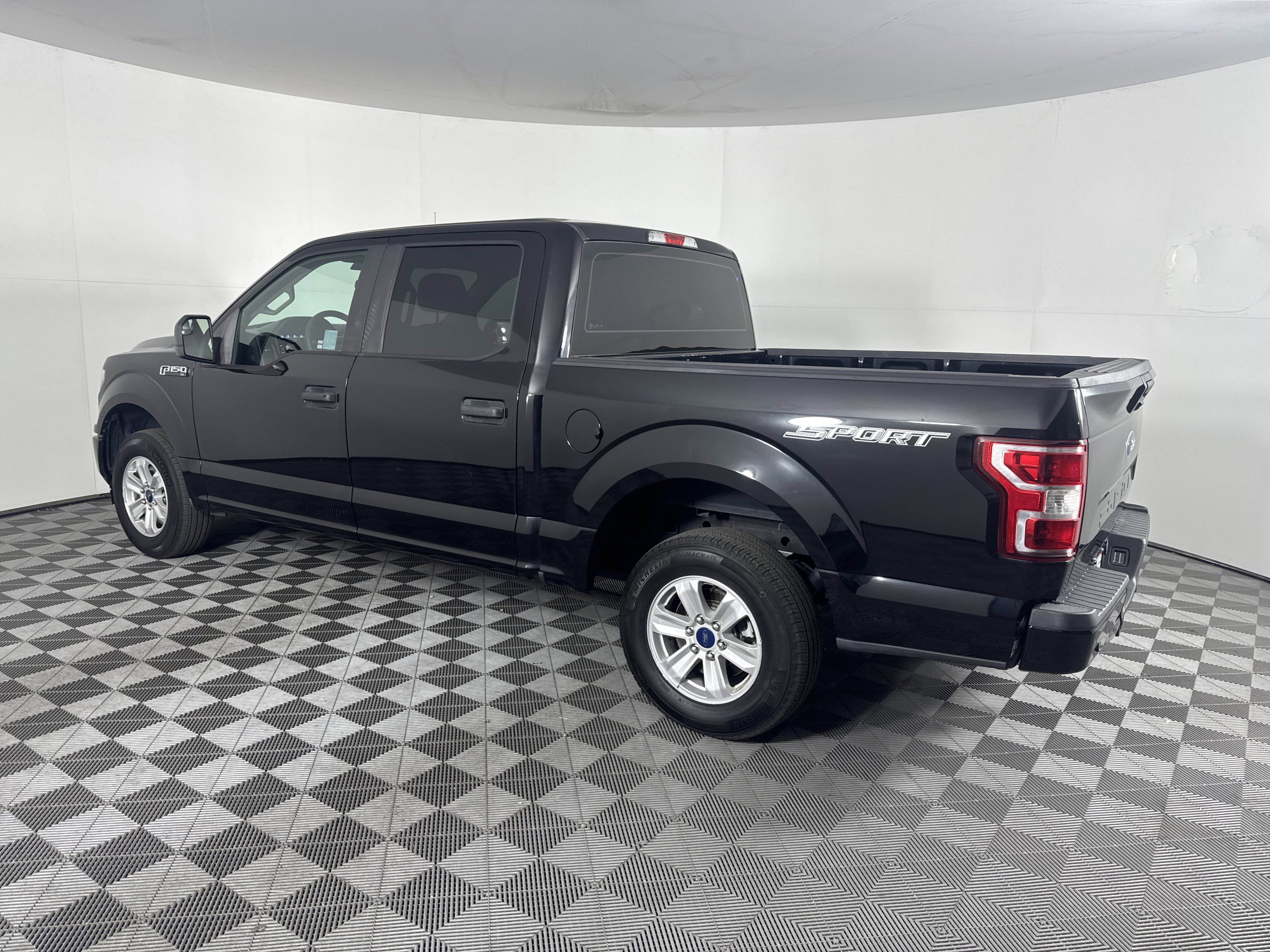 Used 2019 Ford F150 XL w/ Equipment Group 101A Mid image 6