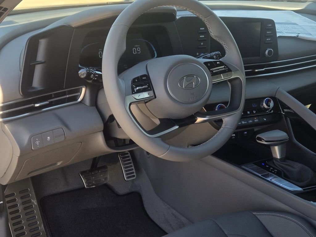 Used 2026 Hyundai Elantra Sport image 16