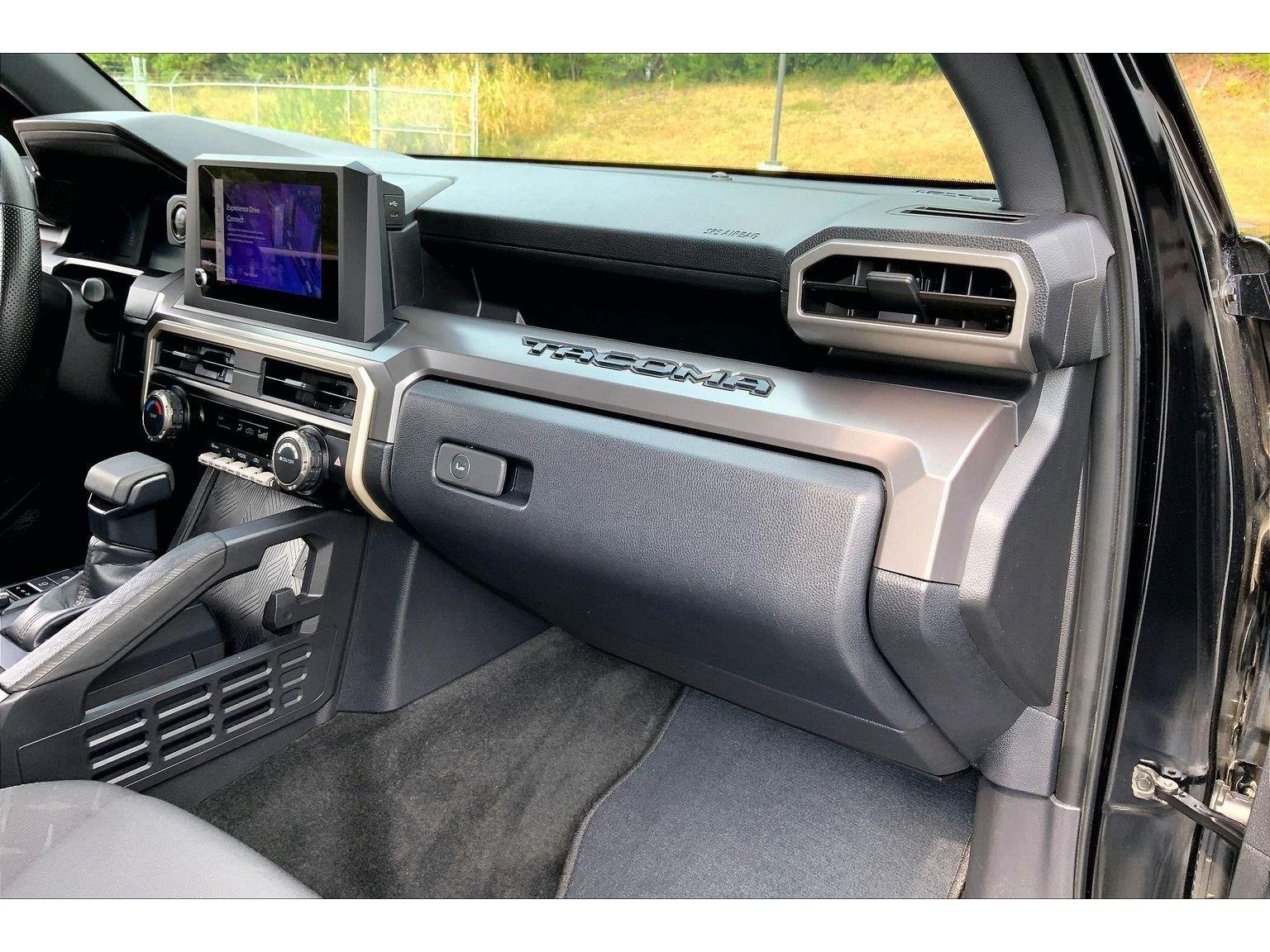 Used 2024 Toyota Tacoma SR5 AWD/4WD image 15