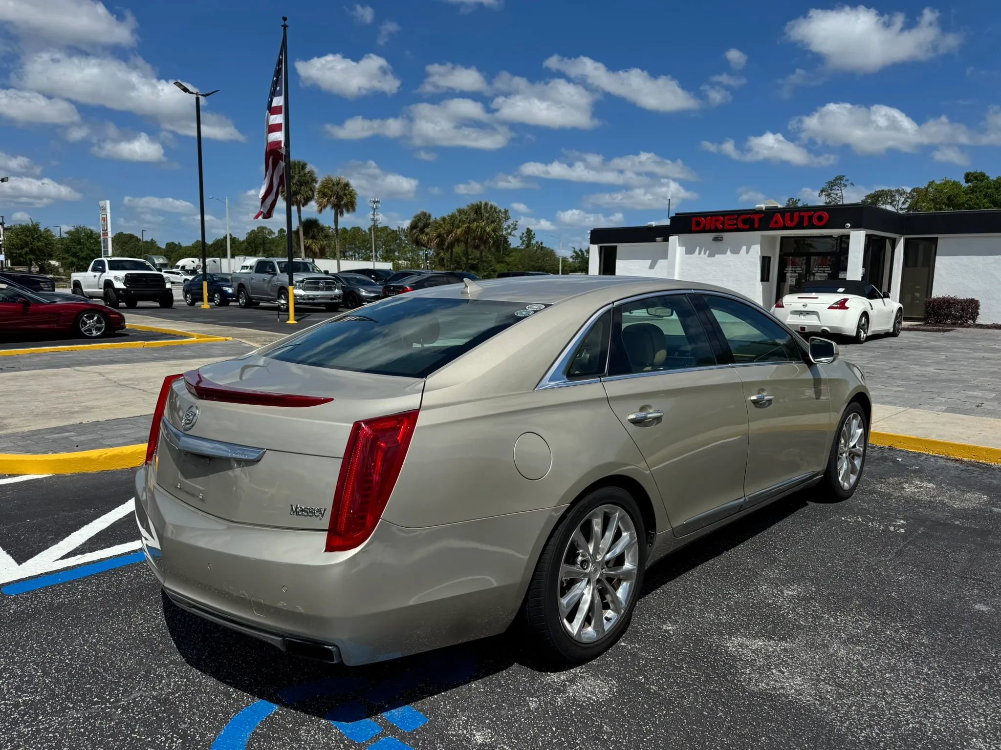 Used 2013 Cadillac XTS Premium image 4