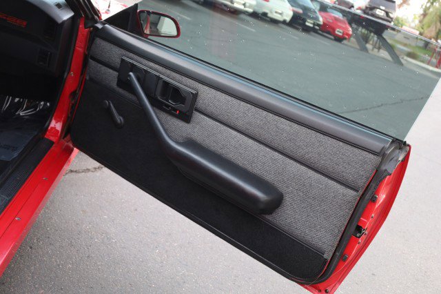 Used 1990 Chevrolet Camaro IROC-Z RWD image 37