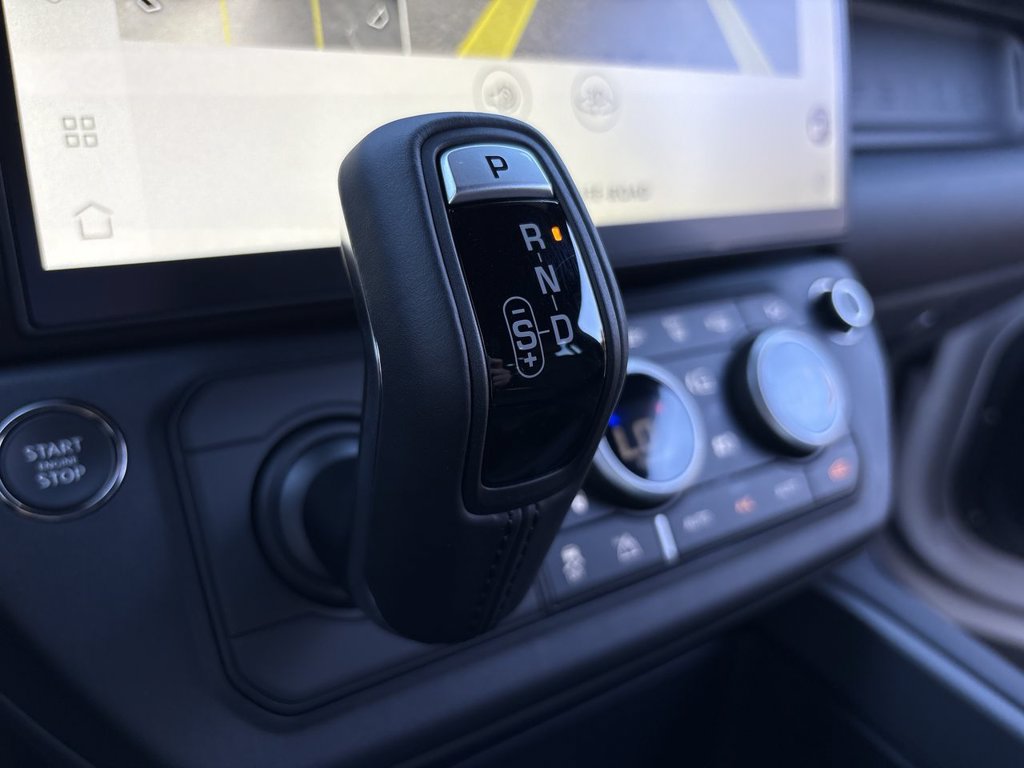 New 2026 Land Rover Defender 110 X-Dynamic SE AWD/4WD image 27