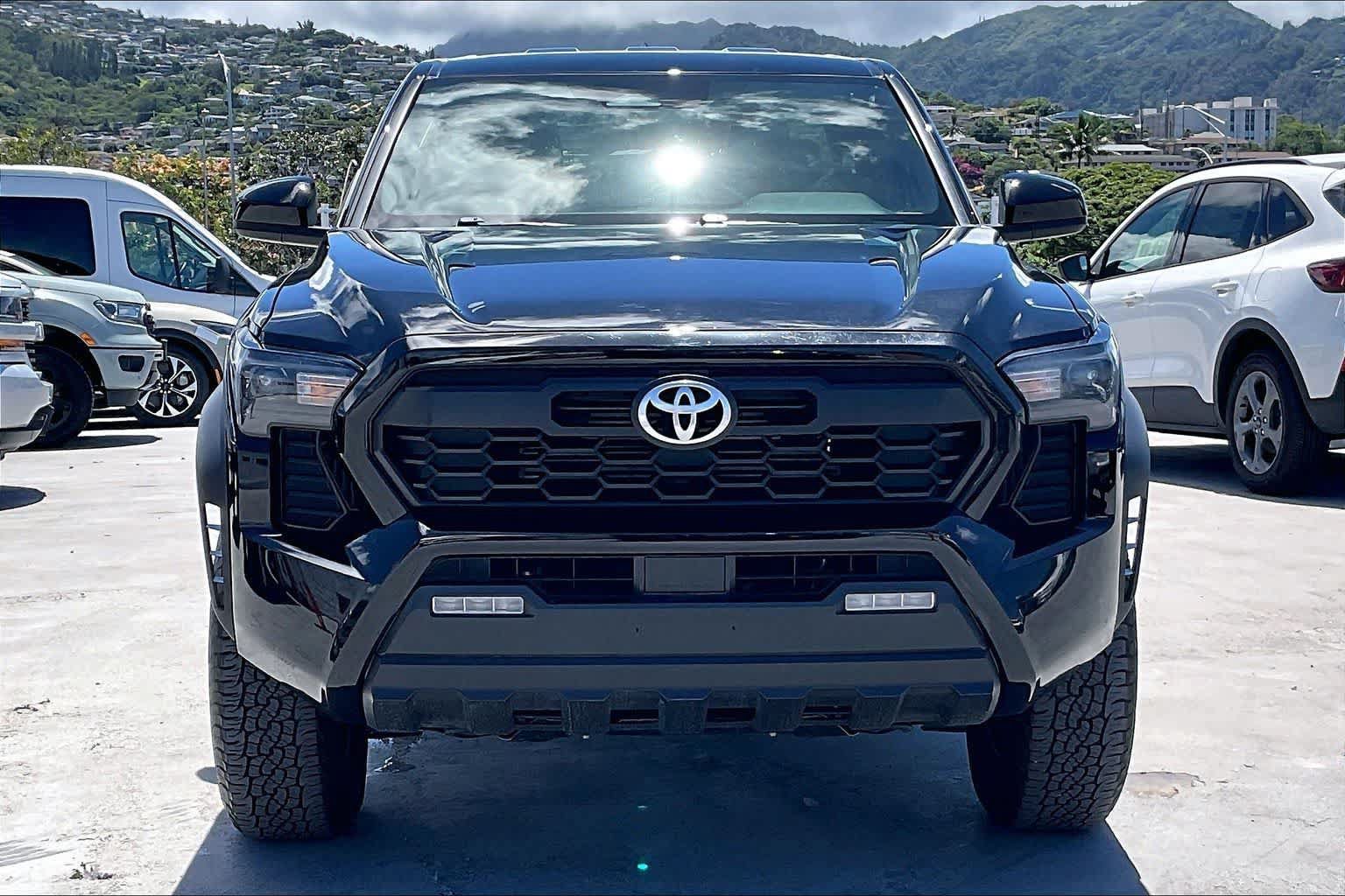Used 2025 Toyota Tacoma TRD Off-Road AWD/4WD image 6
