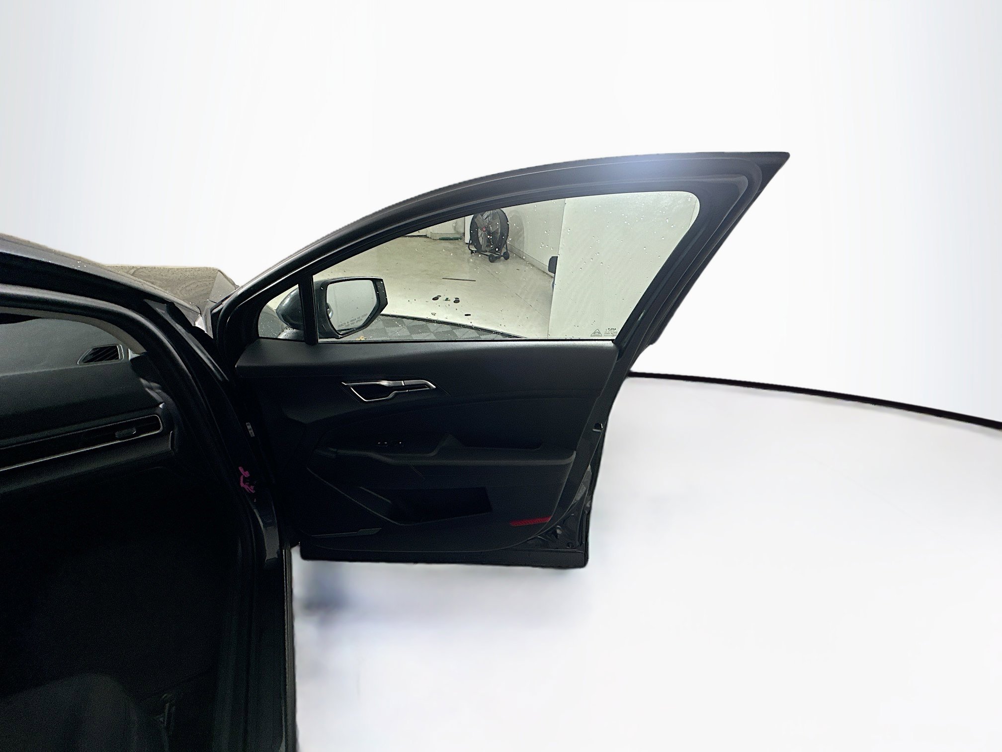 Used 2025 Kia Sportage LX image 31