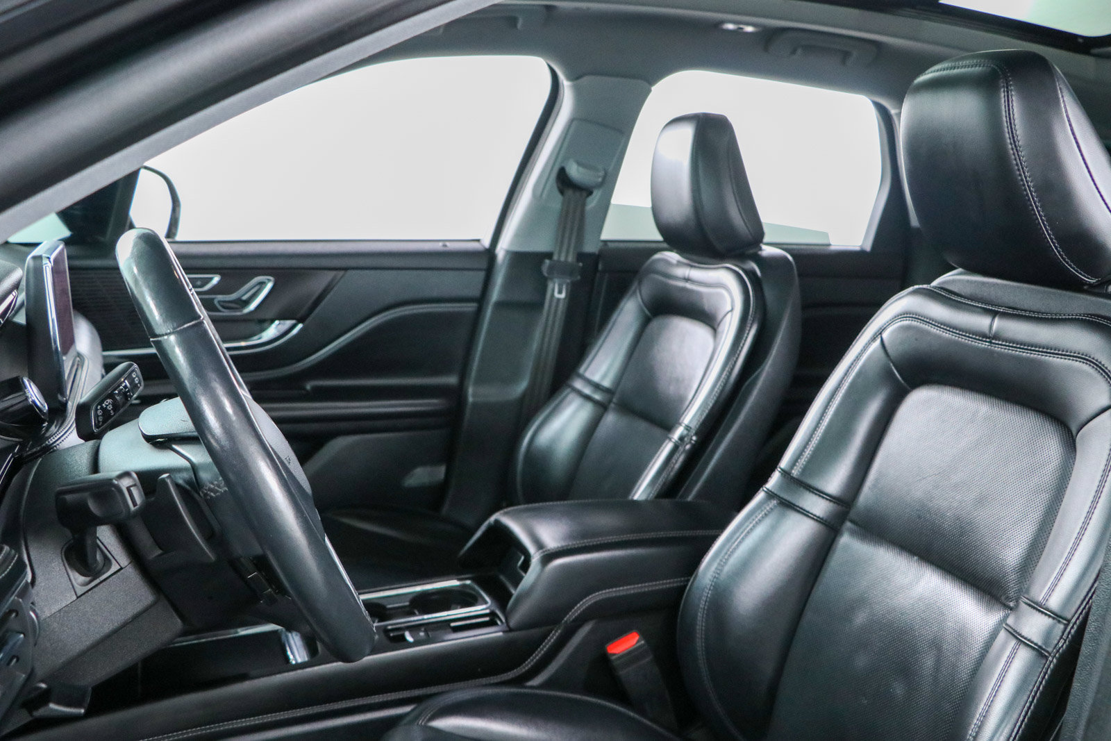 Used 2021 Lincoln Corsair AWD w/ Premium Package image 24