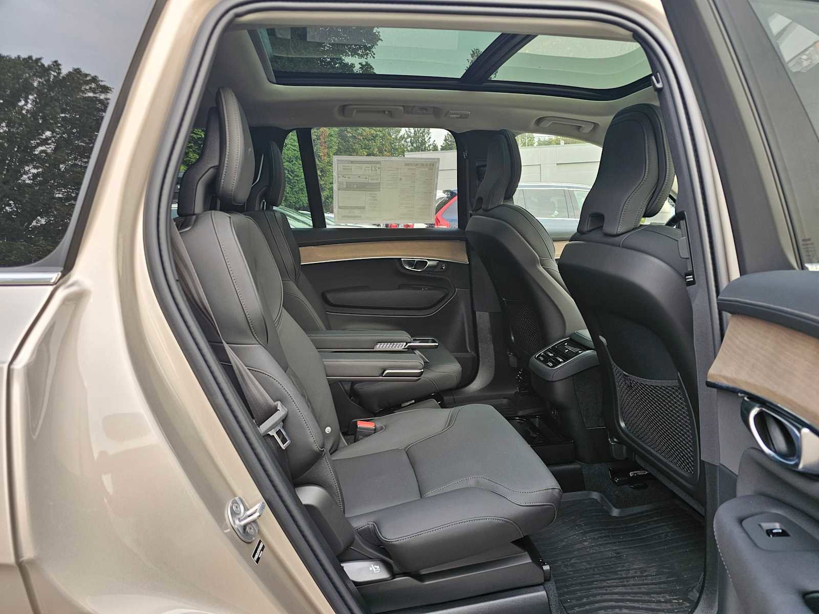 New 2026 Volvo XC90 B6 Plus image 12