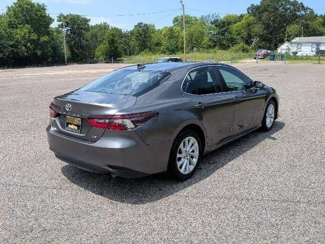 Used 2023 Toyota Camry LE FWD image 5