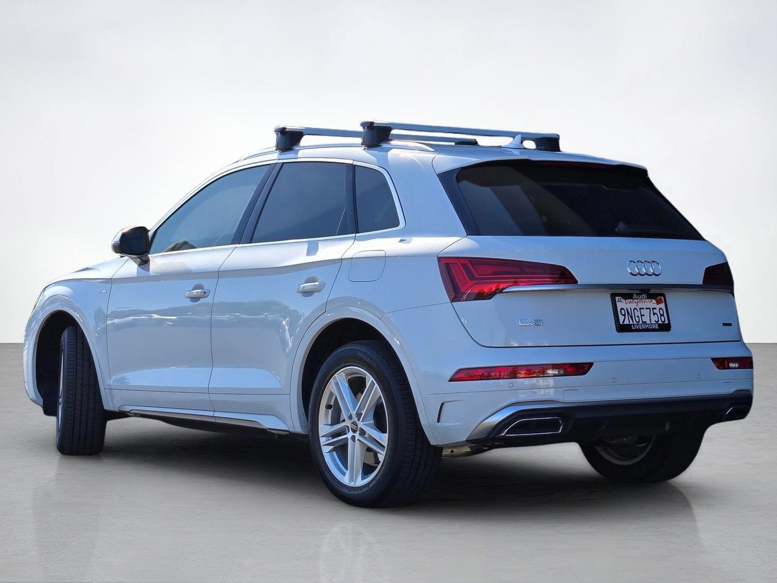 Used 2024 Audi Q5 e Premium w/ Convenience Package AWD/4WD image 4