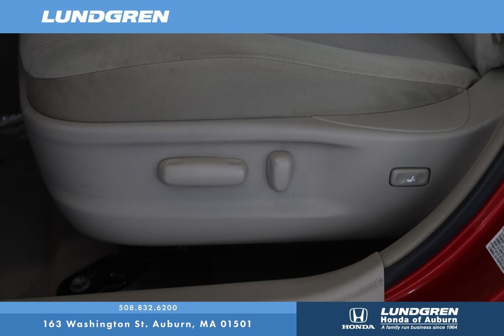 Used 2010 Toyota Camry LE FWD image 12