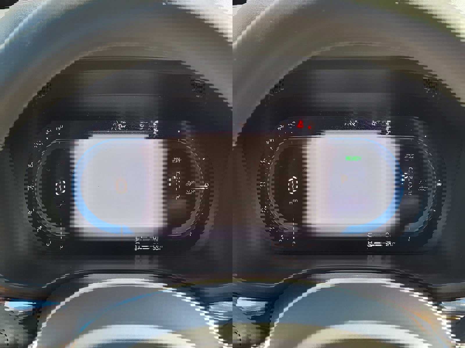 Certified 2024 Volvo XC60 T8 Ultimate w/ Protection Package Premier image 18