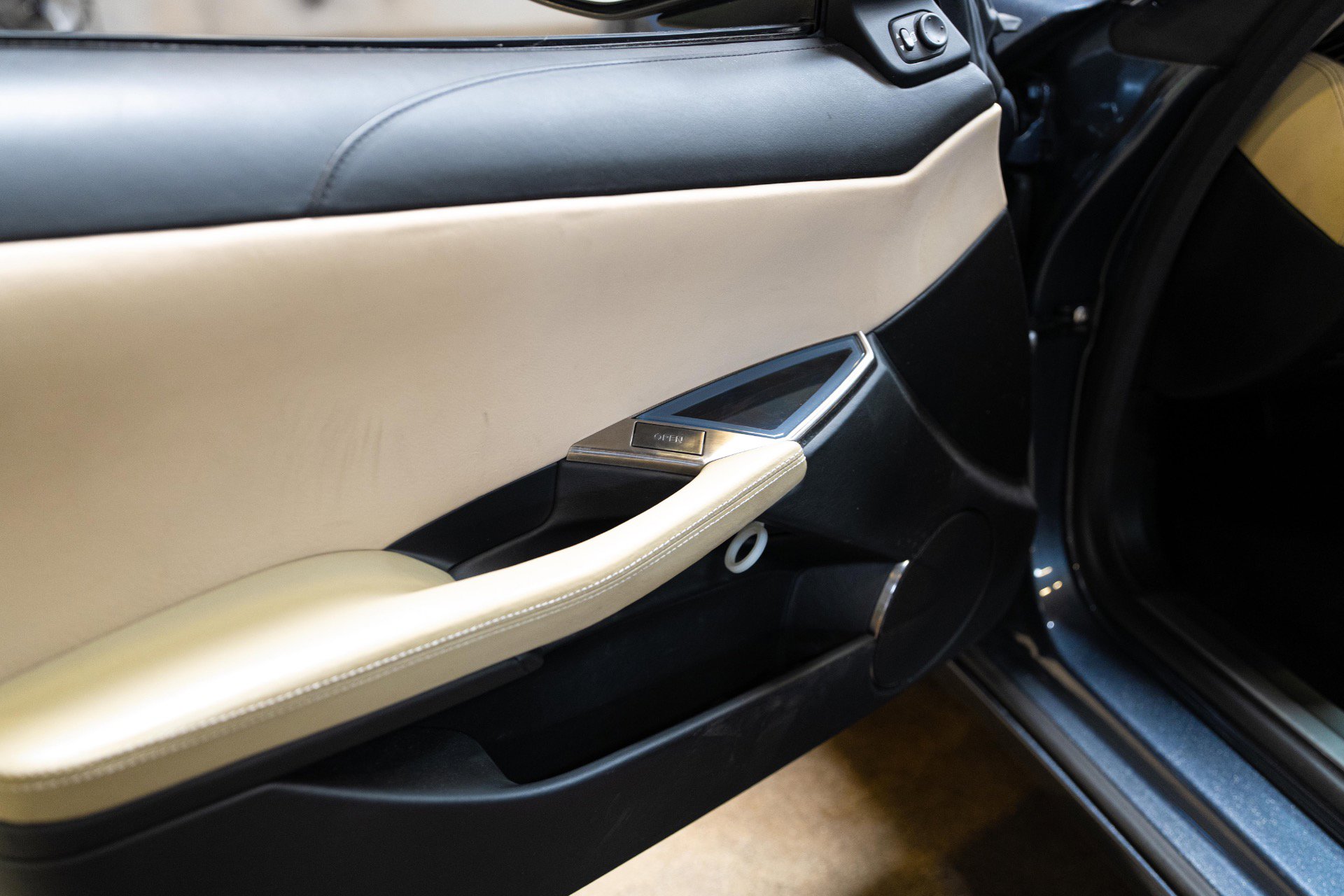 Used 2012 Fisker Karma EcoSport RWD image 54