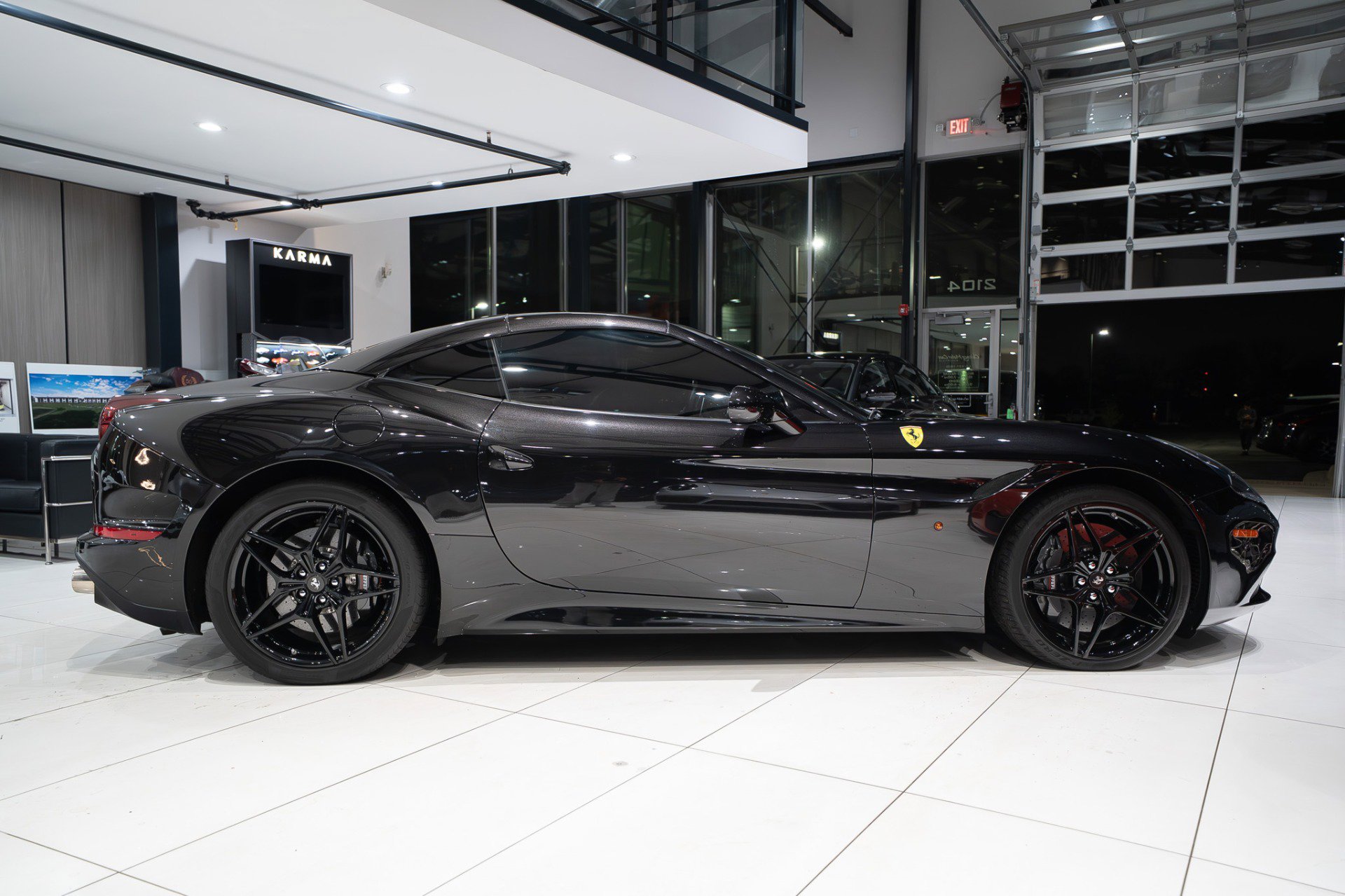 Used 2015 Ferrari California T image 45