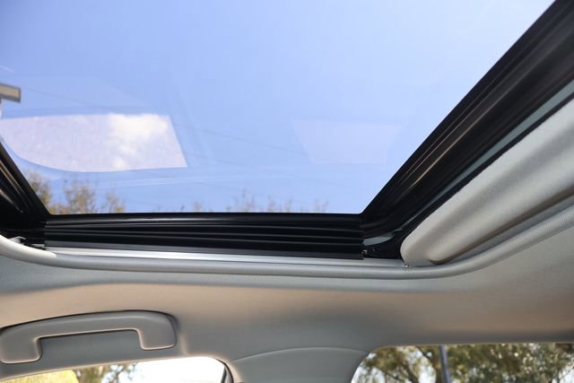 Used 2020 Toyota RAV4 XLE Premium image 27