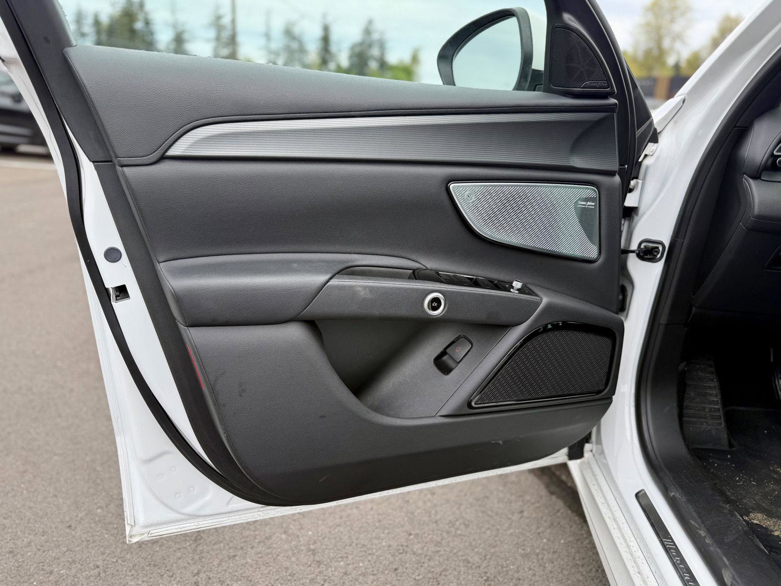 Used 2024 Maserati Grecale GT image 8