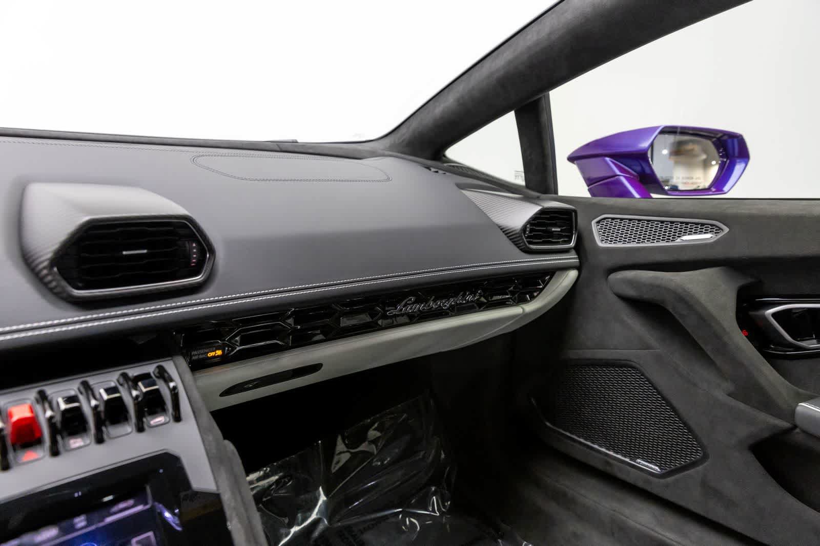 Used 2024 Lamborghini Huracan Tecnica RWD image 37