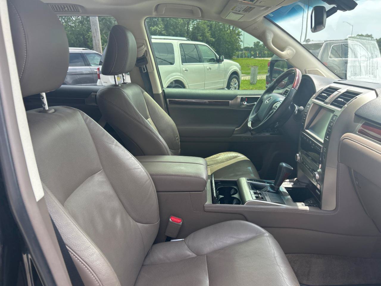 Used 2014 Lexus GX 460 w/ Premium Package AWD/4WD image 27