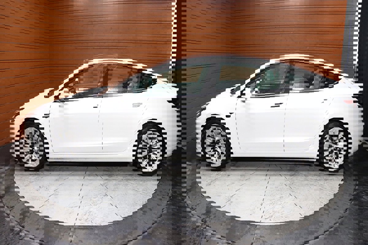Used 2023 Tesla Model 3 Standard Range image 36