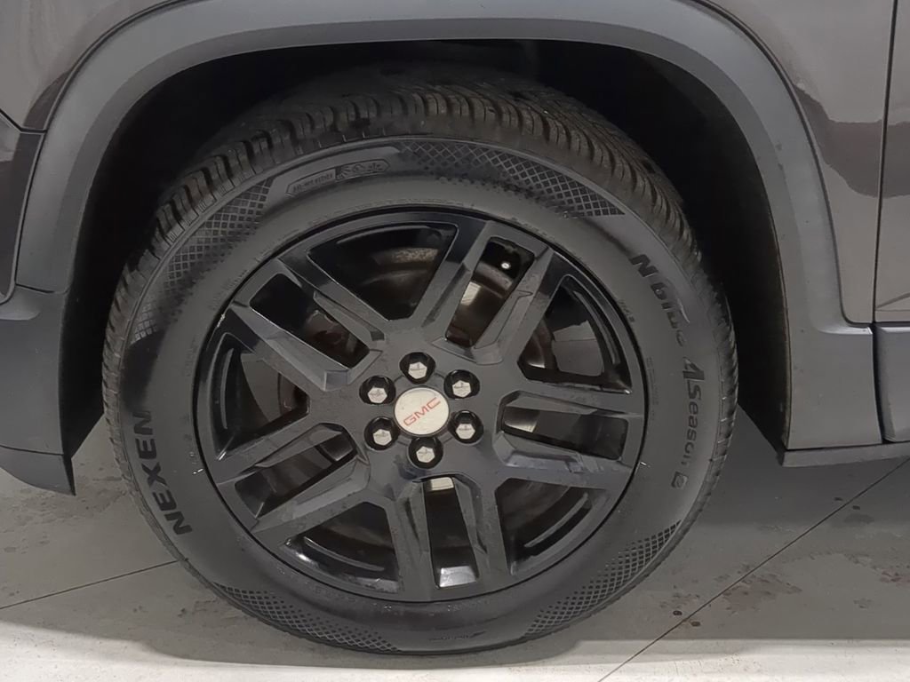 Used 2019 GMC Acadia SLT w/ LPO, Cargo Package AWD/4WD image 17