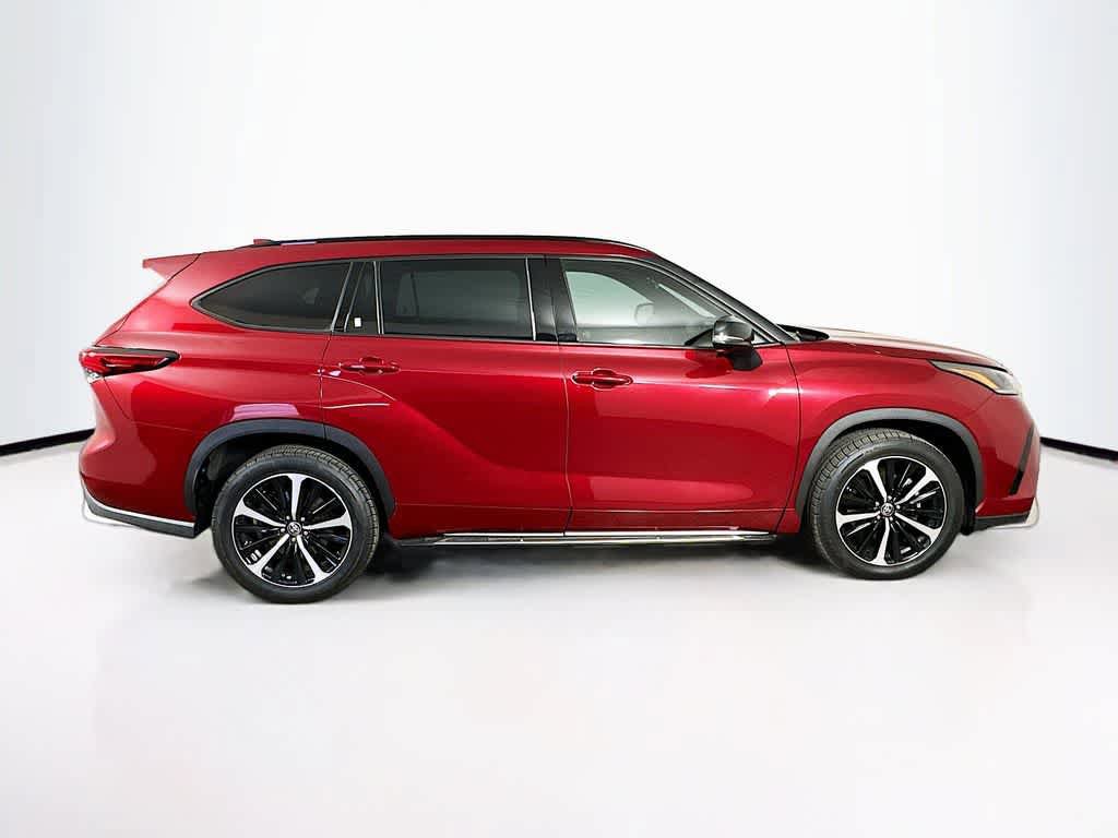 Used 2022 Toyota Highlander XSE AWD/4WD image 26