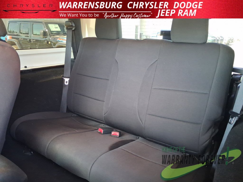 Used 2015 Jeep Wrangler Sport w/ Connectivity Group AWD/4WD image 14