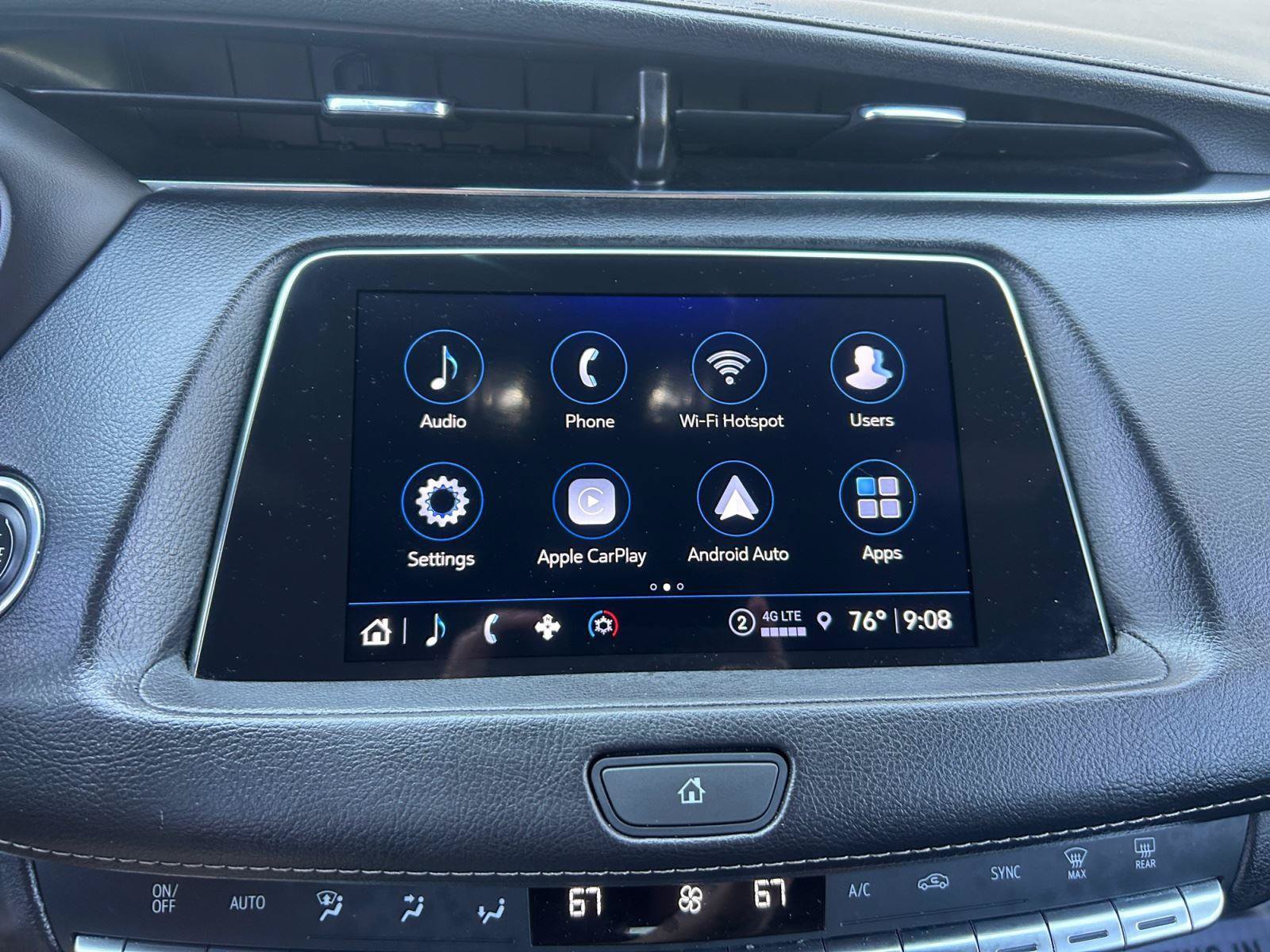 Used 2022 Cadillac XT4 Premium Luxury w/ Safety Alert Package FWD image 18