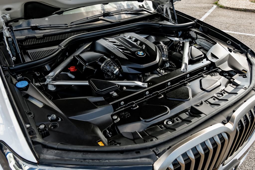 Used 2021 BMW X7 M50i w/ Executive Package image 60