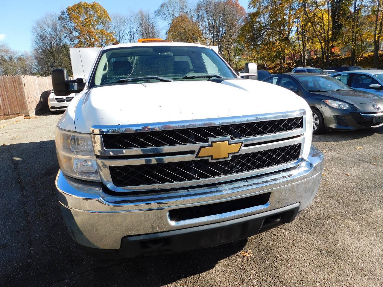 Used 2012 Chevrolet Silverado 3500 W/T RWD image 2