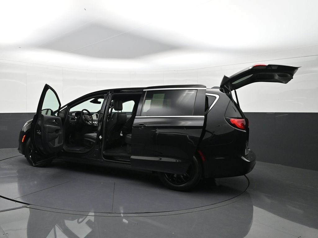 Used 2026 Chrysler Voyager LX FWD image 45