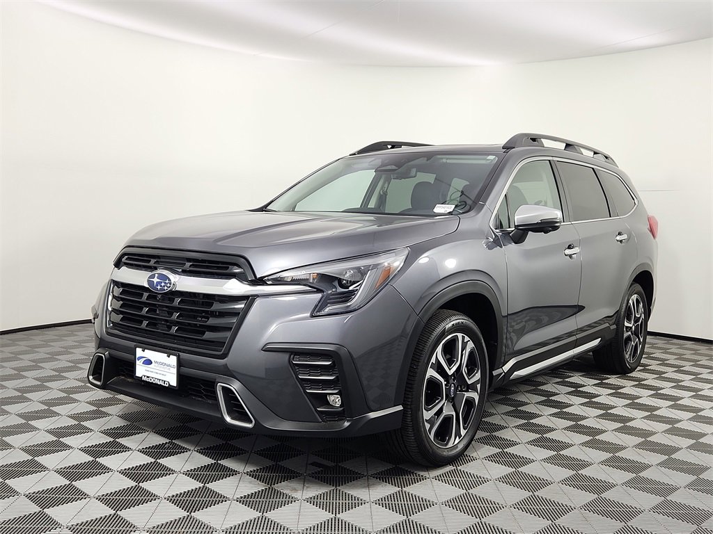 Used 2023 Subaru Ascent Touring image 1