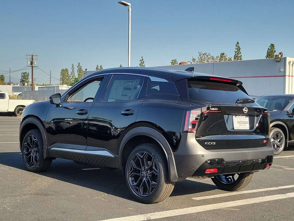New 2026 Nissan Kicks SR FWD image 2