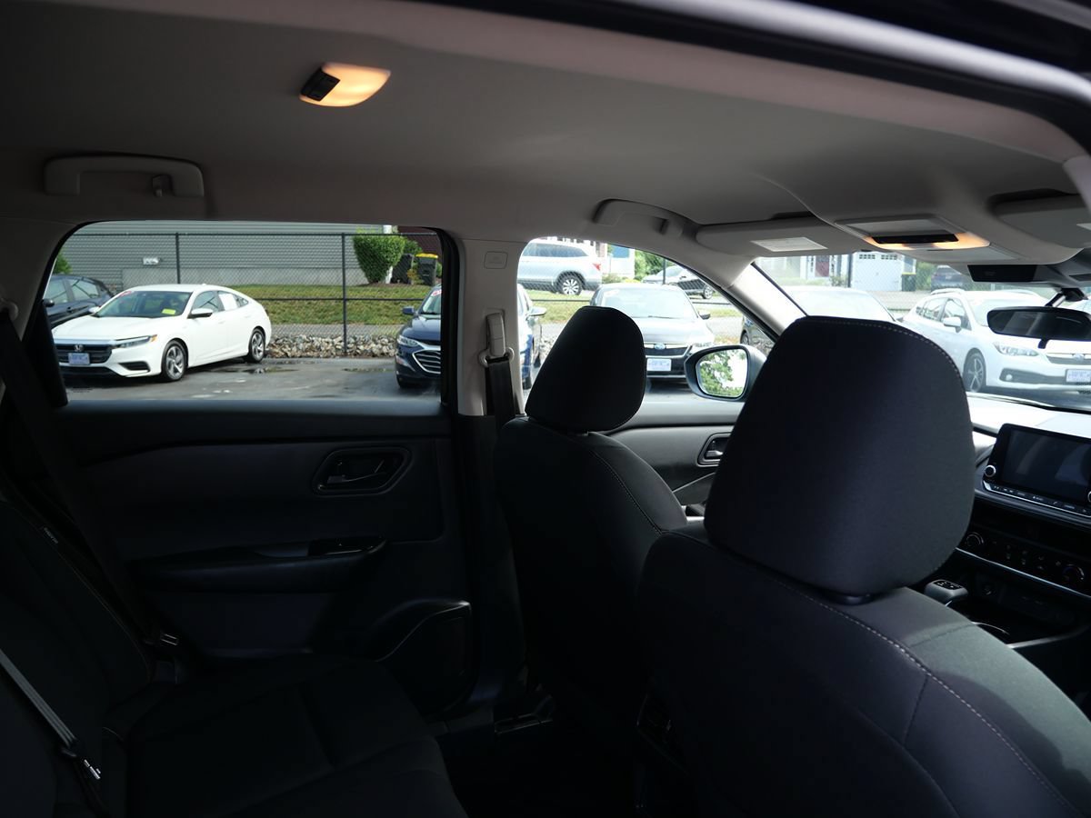 Used 2024 Nissan Rogue S AWD/4WD image 24