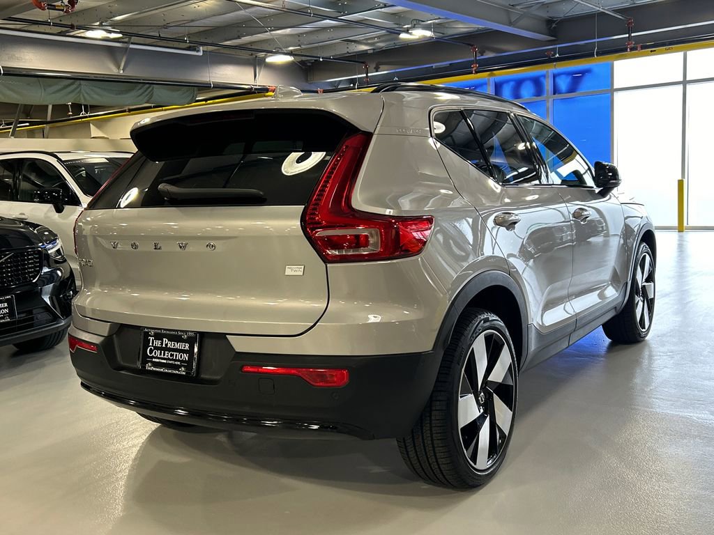 Certified 2023 Volvo XC40 Recharge Ultimate image 2