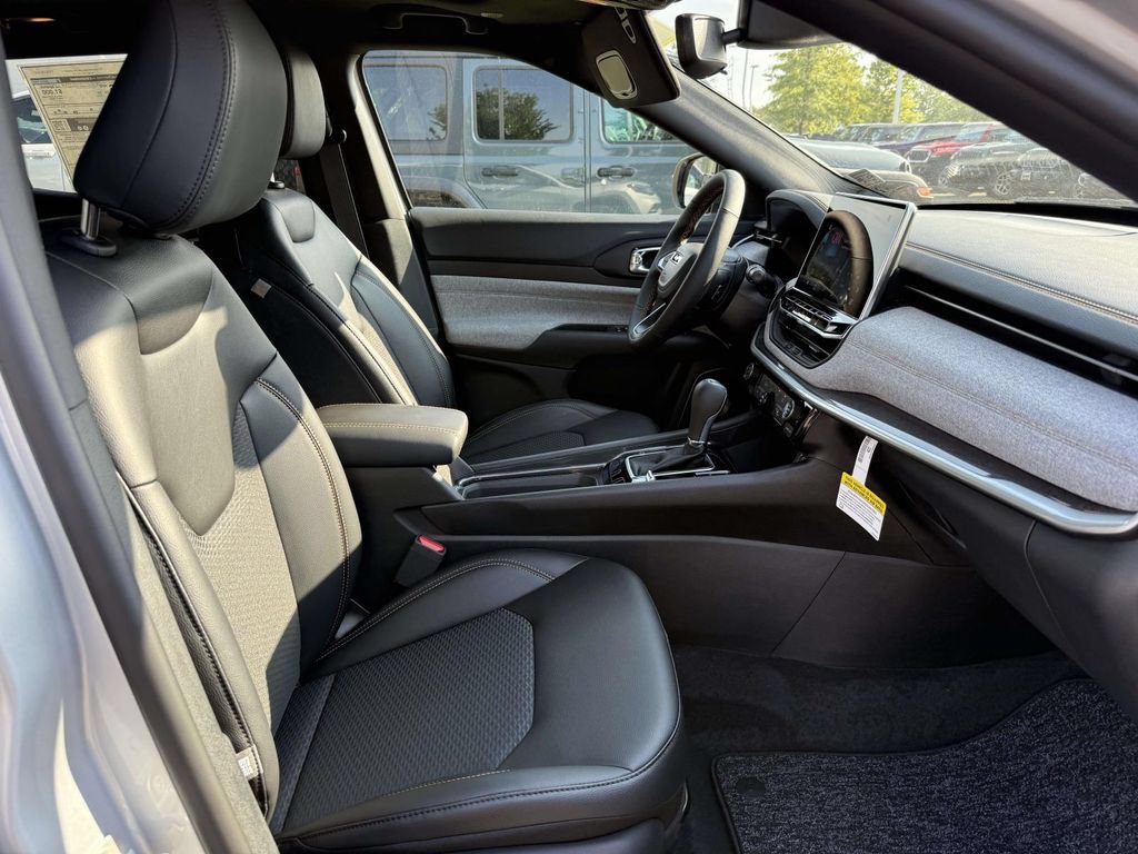 New 2026 Jeep Compass Latitude AWD/4WD image 13
