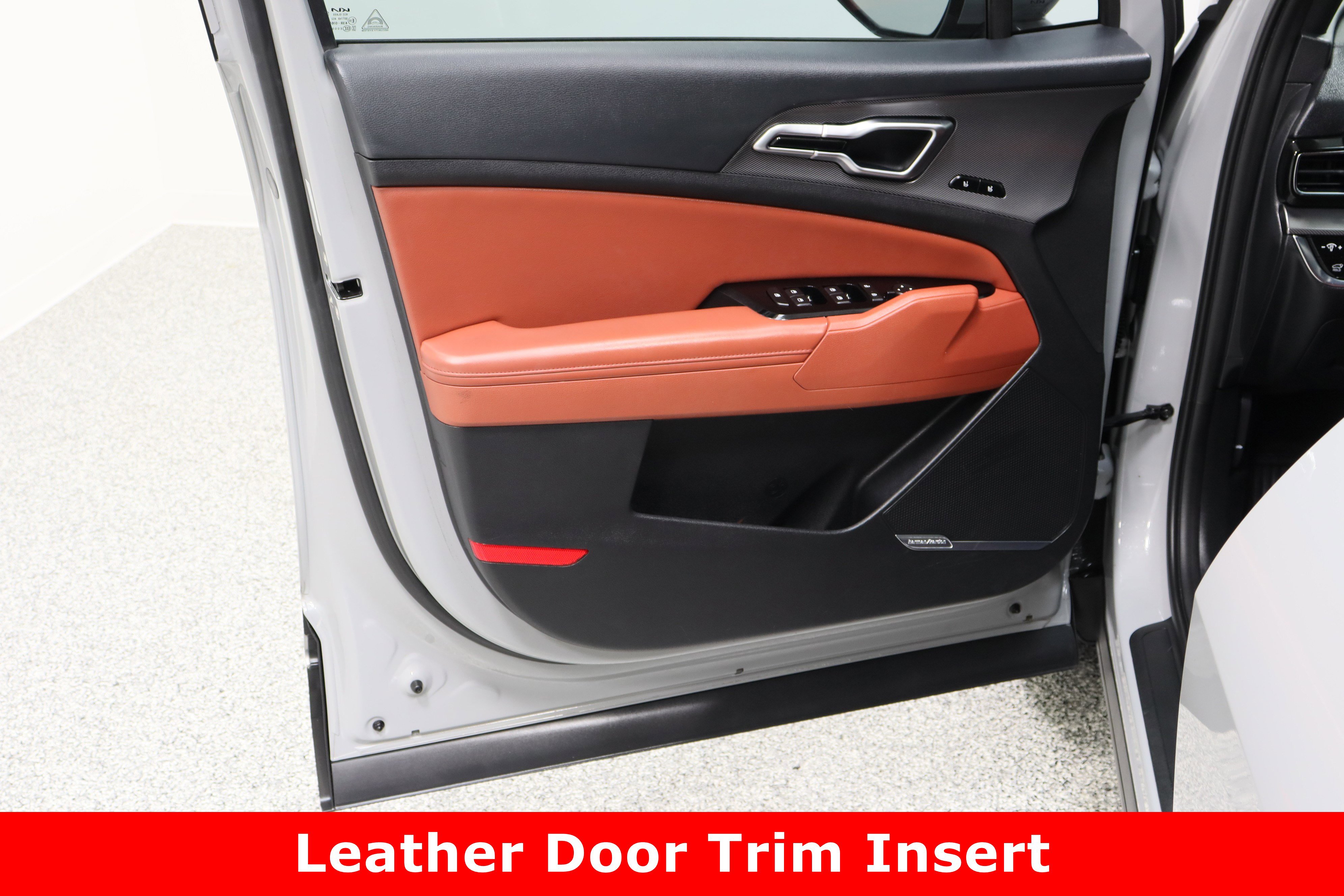 Used 2023 Kia Sportage SX image 12