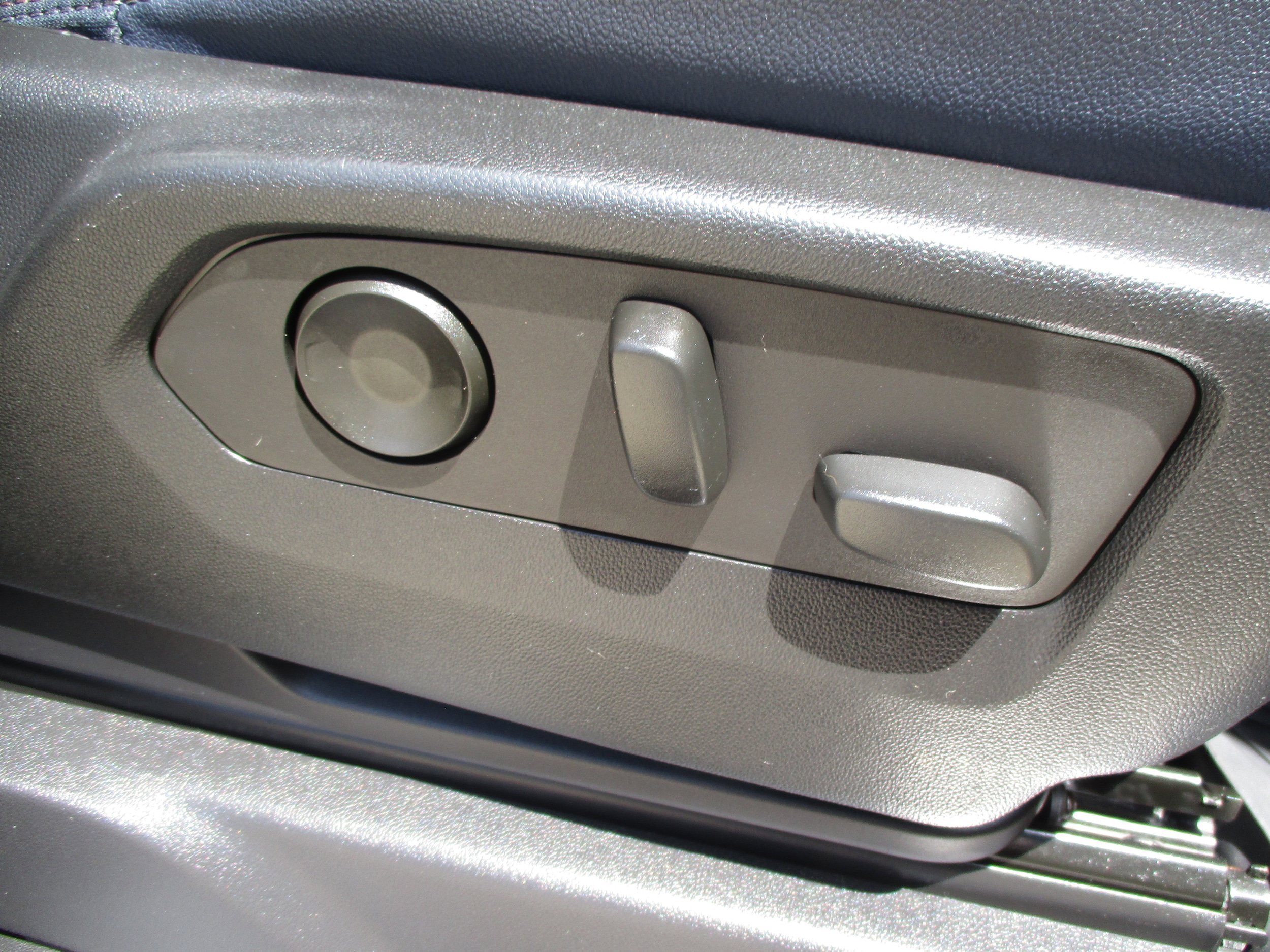 Used 2022 Chevrolet Silverado 1500 High Country w/ High Country Premium Package AWD/4WD image 45