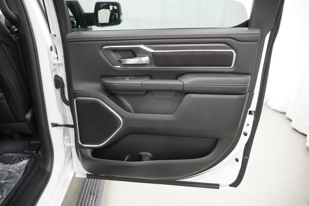 New 2027 RAM 1500 Laramie w/ Laramie Preferred Package AWD/4WD image 30
