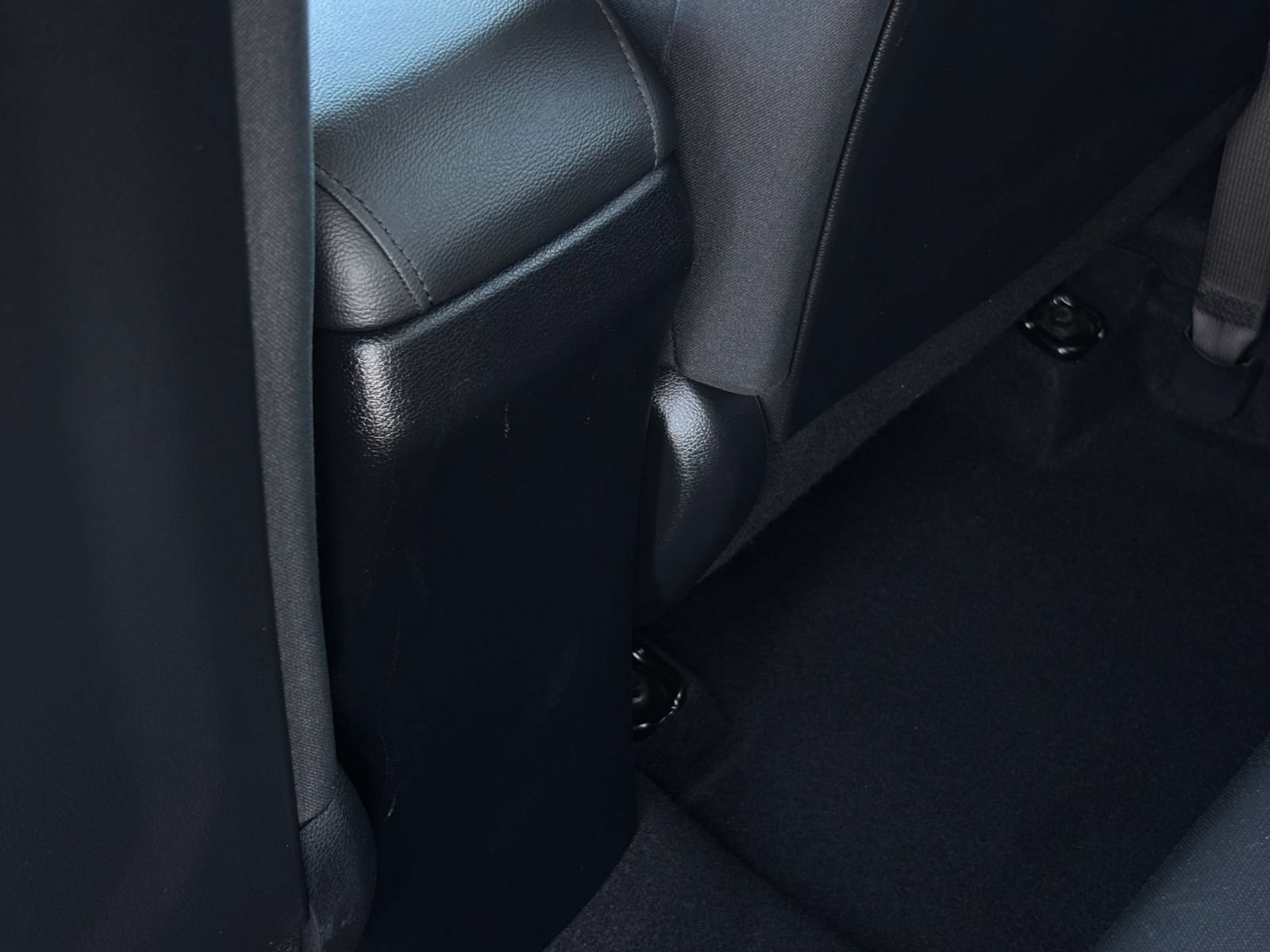 Used 2025 Kia Soul LX w/ LX Technology Package FWD image 23