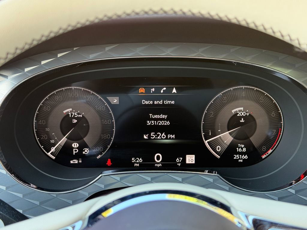 Used 2023 Bentley Bentayga image 20