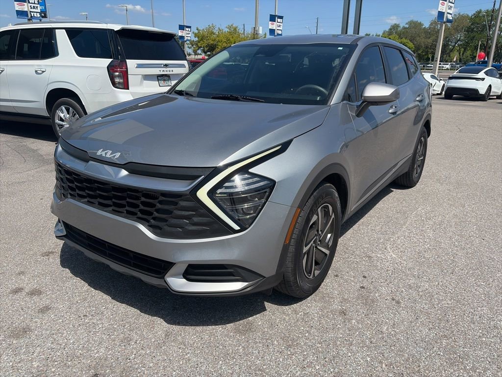 Used 2024 Kia Sportage LX image 2