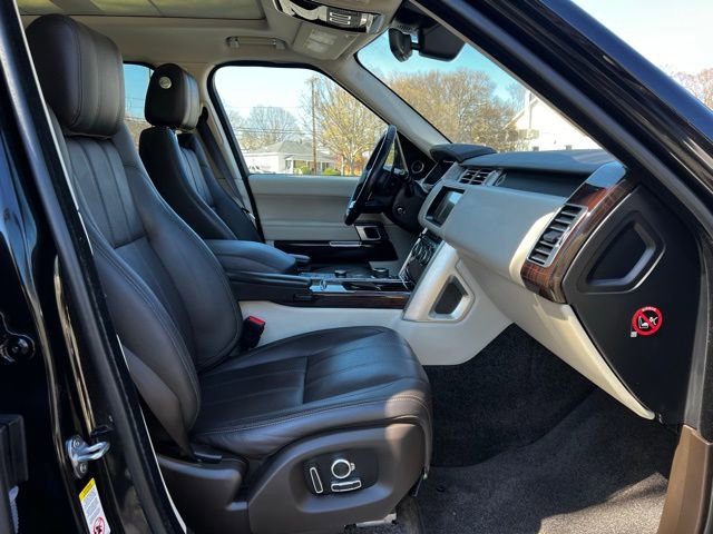 Used 2017 Land Rover Range Rover HSE image 24