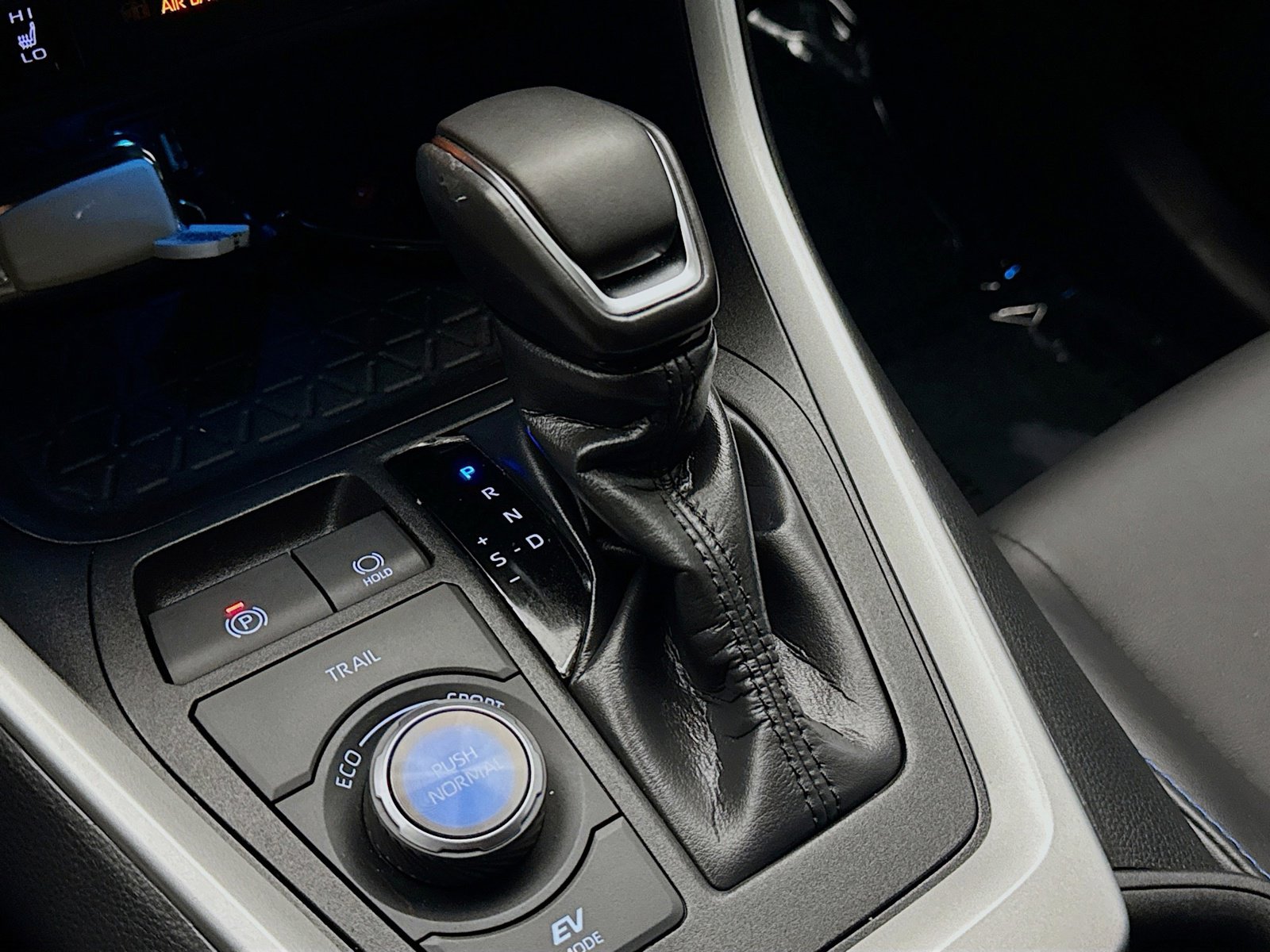 Used 2024 Toyota RAV4 XSE image 12