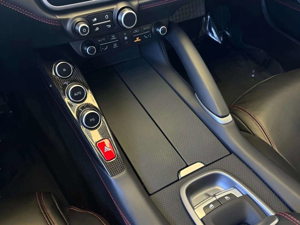 Used 2018 Ferrari GTC4Lusso T image 10