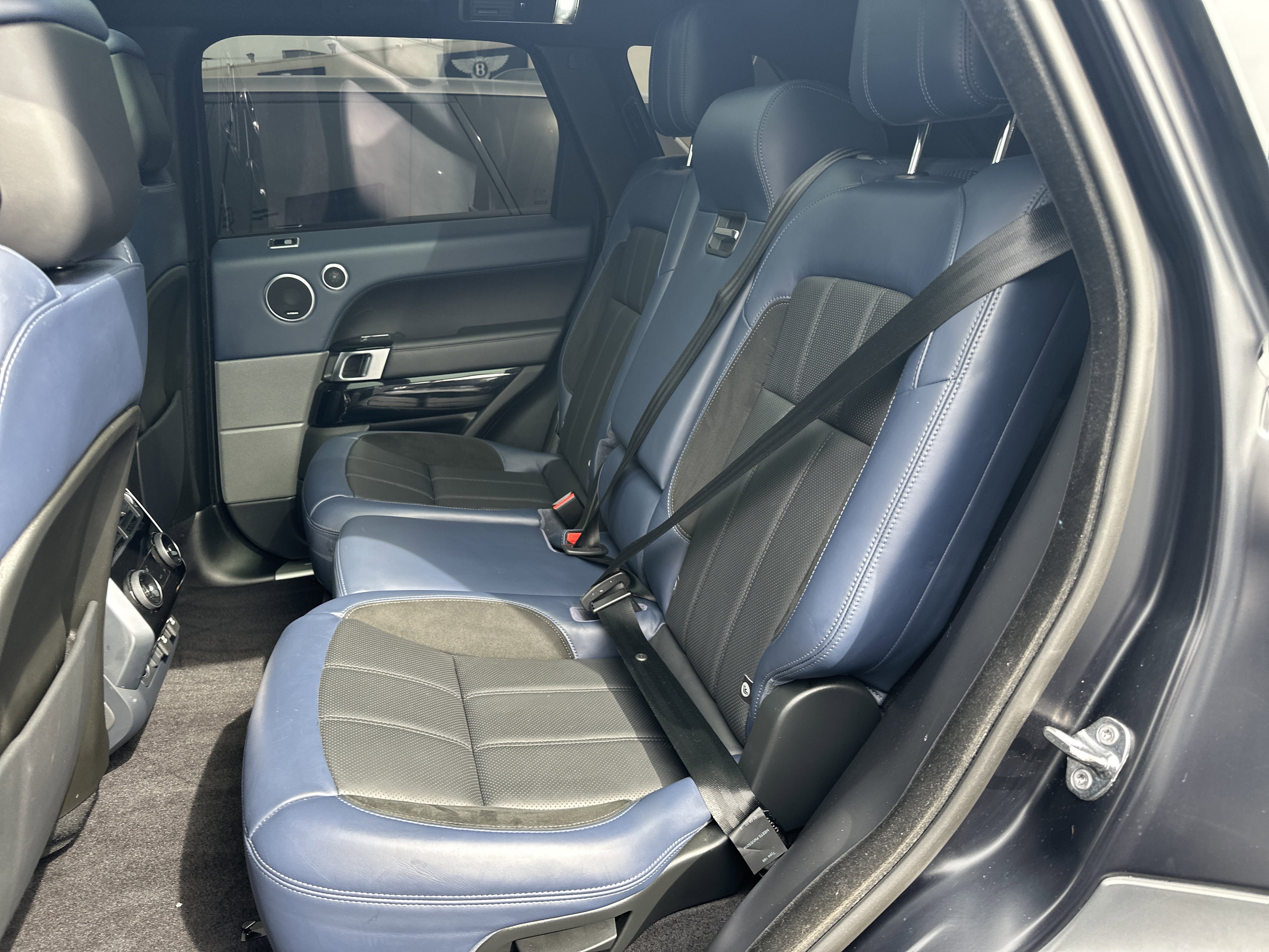 Used 2021 Land Rover Range Rover Sport HST image 21