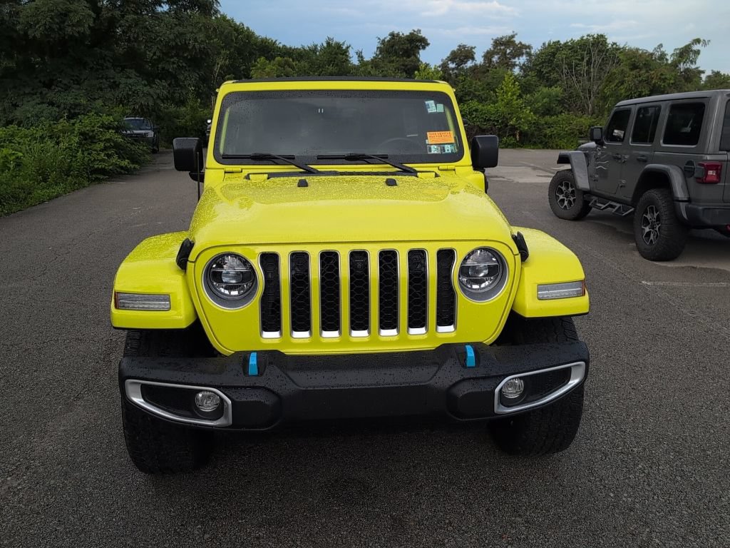 Used 2022 Jeep Wrangler Unlimited Sahara w/ Cold Weather Group AWD/4WD image 2