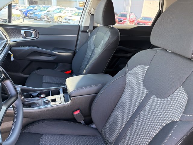 New 2026 Kia Sorento LX FWD image 17