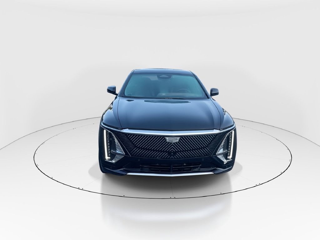Used 2024 Cadillac Lyriq Luxury AWD/4WD image 3
