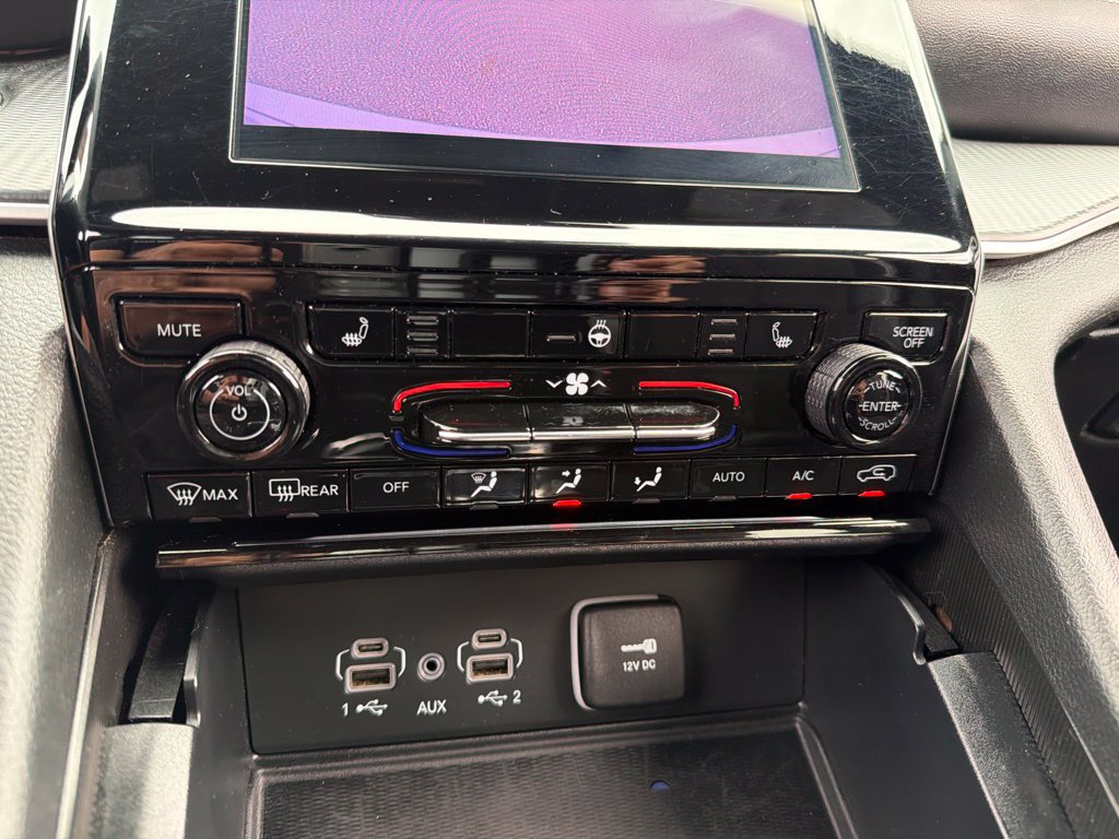 Certified 2025 Jeep Grand Cherokee Altitude AWD/4WD image 13