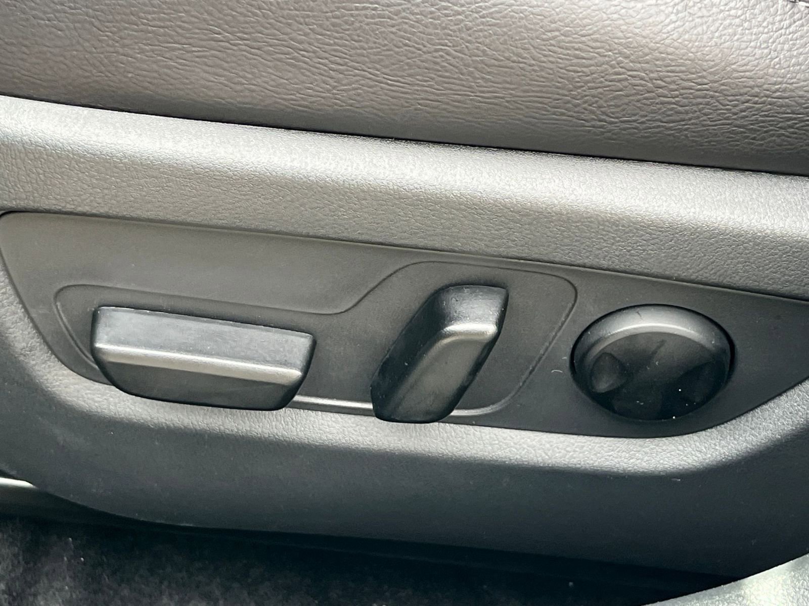 Used 2025 MAZDA CX-50 AWD 2.5 S w/ Premium Plus Pkg image 22